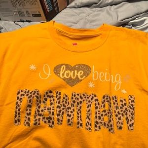 Hanes XL. I love being mawmaw